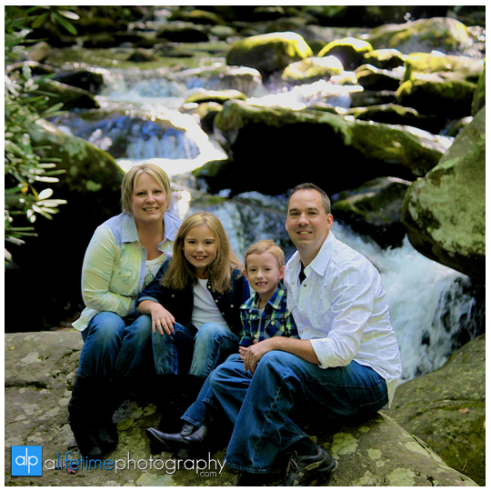 Gatlinburg-Motor-Nature-Trail-in-the-smoky-mountains-national-park-Photographer-of-families-family-photography-Pigeon-Forge-TN-kids-session-6