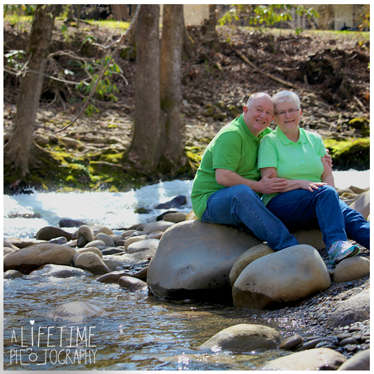 Gatlinburg-Pigeon-Forge-Family-Couple-Anniversary-photographer-Session-Photo-Shoot-Pictures-Ogle-Place-Sevierville-Smoky-Mountains-National-Park-5