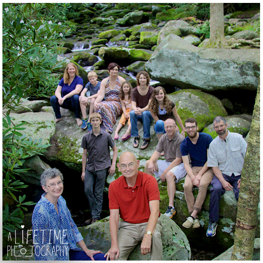 Gatlinburg-Pigeon-Forge-Sevierville-Family-reunion-Photographer-roaring-Fork-Motor-Nature-Trail-Seymour-Knoxville-TN-Smoky-Mountains-National-Park-townsend-Dandridge-Newport-Cosby-Greeneville-6