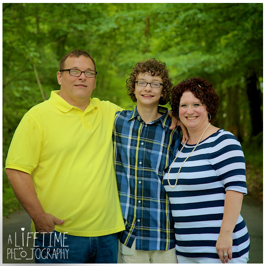 Gatlinburg-Pigeon-Forge-TN-Family-Photographer-Fun-photos-sisters-families-Sevierville-Knoxville-TN-Emerts Cove-5a