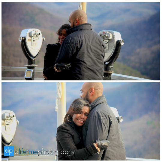 Gatlinburg-Sky-Lift-Mountain-View-Pigeon-Forge-Wedding-Marriage-Proposal-idea-Photographer-captures-moment-engagement-session-Emerts-Cove-Pigeon-Forge-Sevierville-Smoky-Mountains-5
