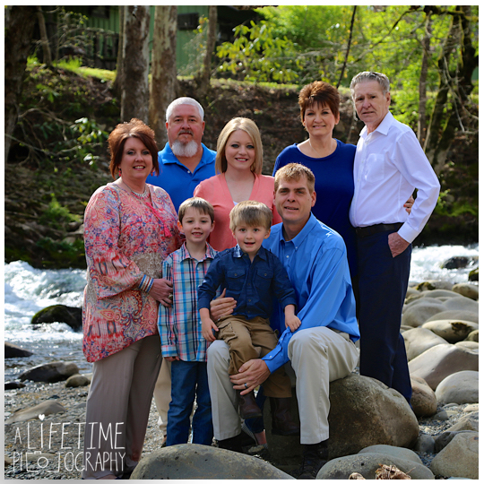 Gatlinburg-TN-Family-Photographer-Pigeon-Forge-Sevierville-Smoky-Mountains-Emerts-Cove-kids-6