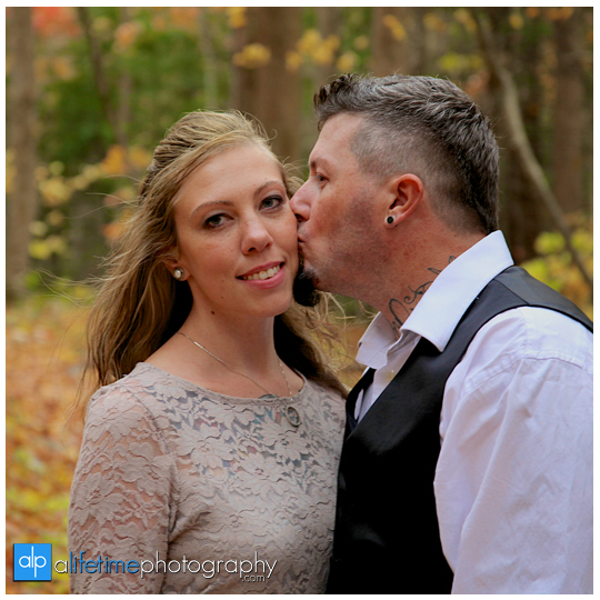 Gatlinburg-Wedding-Photographer-Pigeon-Forge-TN_Ogle-Place-Fall-Bride-Groom-cabin-Sevierville-Newport-Cosby-Wears-Valley-Townsend-Couple-Anniversary-13
