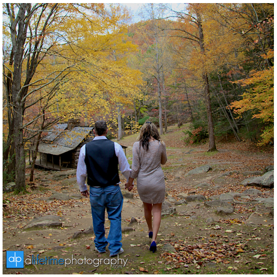Gatlinburg-Wedding-Photographer-Pigeon-Forge-TN_Ogle-Place-Fall-Bride-Groom-cabin-Sevierville-Newport-Cosby-Wears-Valley-Townsend-Couple-Anniversary-6