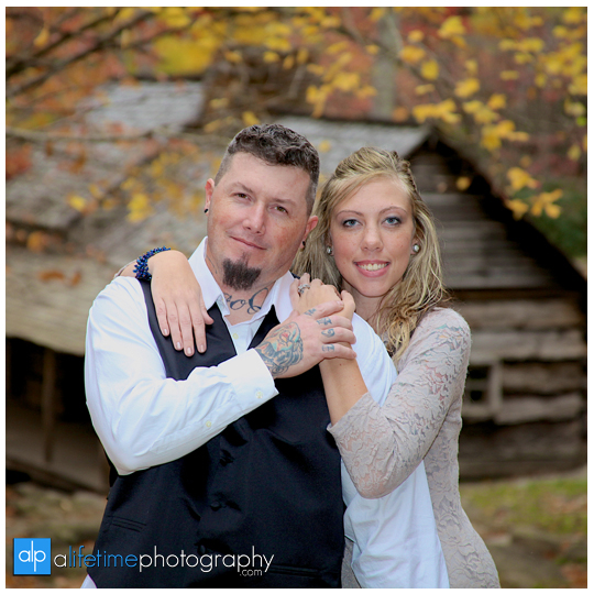Gatlinburg-Wedding-Photographer-Pigeon-Forge-TN_Ogle-Place-Fall-Bride-Groom-cabin-Sevierville-Newport-Cosby-Wears-Valley-Townsend-Couple-Anniversary-9