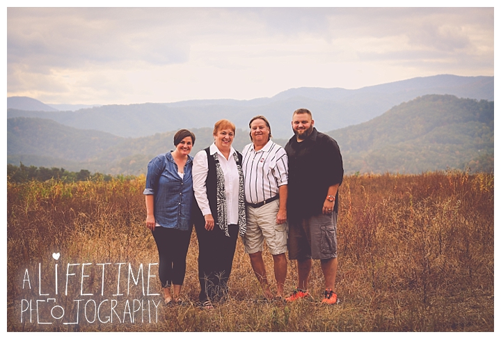 gatlinburg-photographer-pigeon-forge-family-wedding-kids-senior-sevierville-cabin-fever-smoky-mountains-knoxville-townsend-wears-valley-seymour_0046