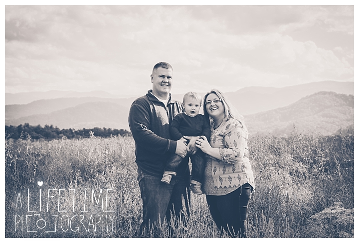 gatlinburg-photographer-pigeon-forge-family-wedding-kids-senior-sevierville-cabin-fever-smoky-mountains-knoxville-townsend-wears-valley-seymour_0058