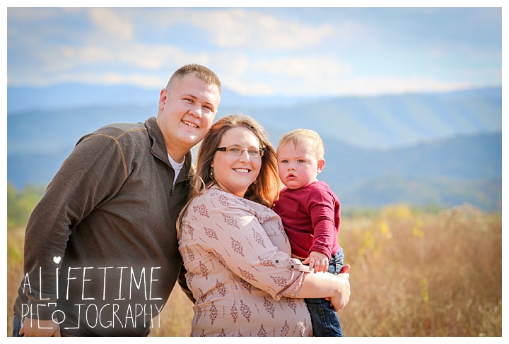 gatlinburg-photographer-pigeon-forge-family-wedding-kids-senior-sevierville-cabin-fever-smoky-mountains-knoxville-townsend-wears-valley-seymour_0065