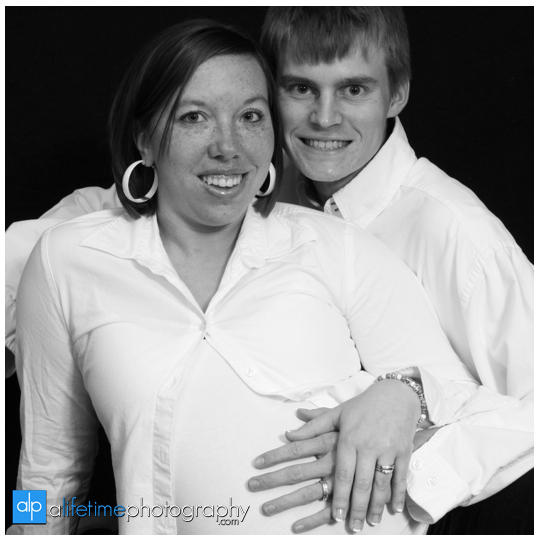 Johnson-City-Maternity-Photographer-Pregnant-mom-mommy-dadd-dad-Photography-in-studio-indoor-Kingsport-Bristol-Tri-Cities-TN-East-Tennessee-2