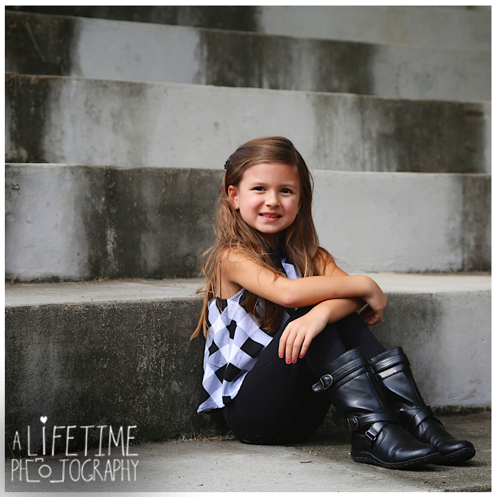 Knoxville-TN-Family-Photographer-Kids-Modeling-Head-shots-Market-Square-South-downtown-Seymour-pictures-12