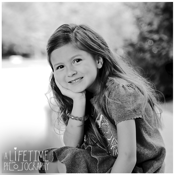 Knoxville-TN-Family-Photographer-Kids-Modeling-Head-shots-Market-Square-South-downtown-Seymour-pictures-6