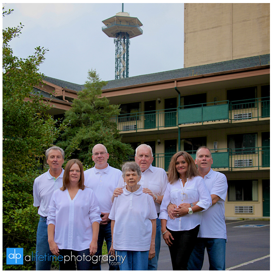 Mountain-Heritage-Inn-Gatlinburg-TN-Family_Photographer-Pictures-in-Pigeon-Forge-2