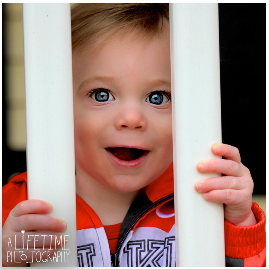 One-Year-Old-Birthday-boy-Sevierville-Pigeon-Forge-Knoxville-TN-Gatliburg-Johnson-City-Kingsport-Bristol-Kid-baby-child-Photographer-Photography-in-home-private-residence-3