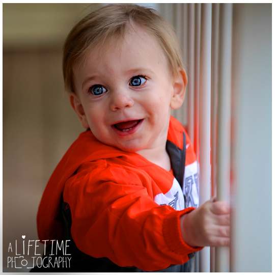 One-Year-Old-Birthday-boy-Sevierville-Pigeon-Forge-Knoxville-TN-Gatliburg-Johnson-City-Kingsport-Bristol-Kid-baby-child-Photographer-Photography-in-home-private-residence-5
