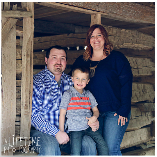 Photographer-in-Gatlinburg-TN-Smoky-Mountains-Pigeon-Forge-Knoxville-Seymour-Pictures-family-session-kids-4