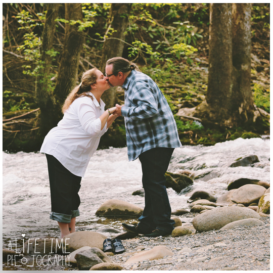Post-wedding-photos-photographer-couple-anniversary-pictures-photo-session-shoot-Emerts-Cove-Smoky-Mountains-Gatlinburg-Pigeon-Forge-Sevierville-TN-Knoxville-Pittman-Center-12