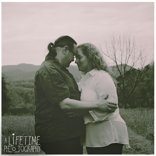 Post-wedding-photos-photographer-couple-anniversary-pictures-photo-session-shoot-Emerts-Cove-Smoky-Mountains-Gatlinburg-Pigeon-Forge-Sevierville-TN-Knoxville-Pittman-Center-2