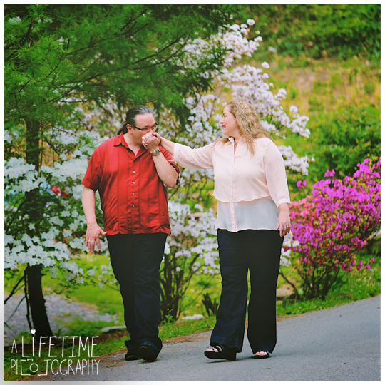 Post-wedding-photos-photographer-couple-anniversary-pictures-photo-session-shoot-Emerts-Cove-Smoky-Mountains-Gatlinburg-Pigeon-Forge-Sevierville-TN-Knoxville-Pittman-Center-3