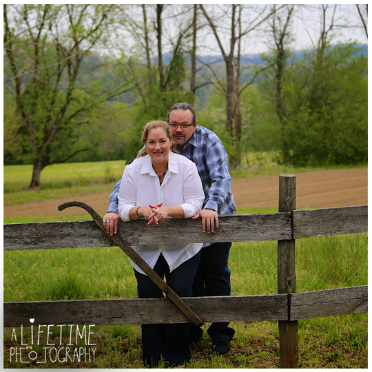 Post-wedding-photos-photographer-couple-anniversary-pictures-photo-session-shoot-Emerts-Cove-Smoky-Mountains-Gatlinburg-Pigeon-Forge-Sevierville-TN-Knoxville-Pittman-Center-7