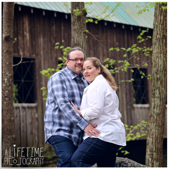 Post-wedding-photos-photographer-couple-anniversary-pictures-photo-session-shoot-Emerts-Cove-Smoky-Mountains-Gatlinburg-Pigeon-Forge-Sevierville-TN-Knoxville-Pittman-Center-8