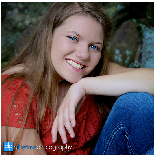 Senior-Photographer-Gatlinburg-Smoky-Mountain-Roaring-Fork-Motor-Nature-Trail-Pigeon-Forge-Sevierville-Photography-Portraits-pictures-high-school-family-kids-17