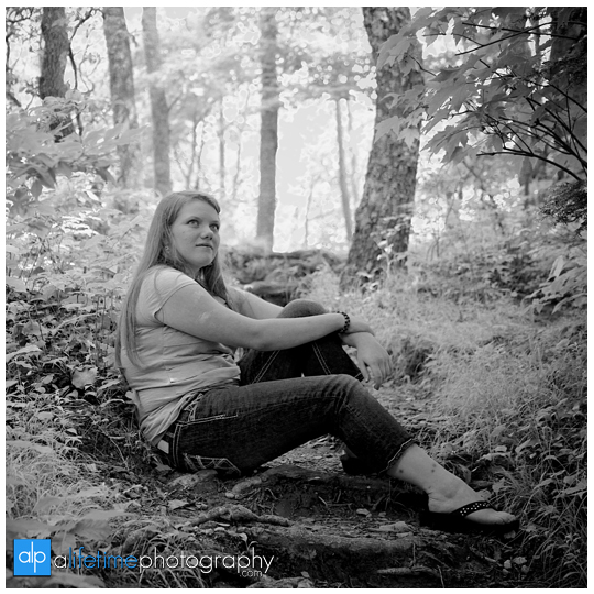 Senior-Photographer-Gatlinburg-Smoky-Mountain-Roaring-Fork-Motor-Nature-Trail-Pigeon-Forge-Sevierville-Photography-Portraits-pictures-high-school-family-kids-5