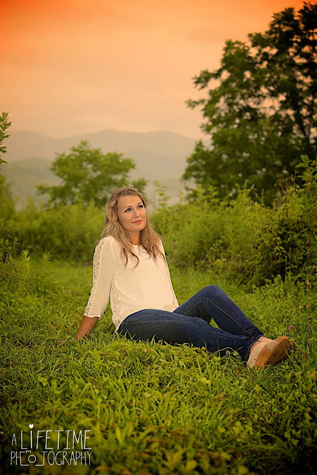 Senior Photographer in the Gatlinburg Pigeon Forge Knoxville area