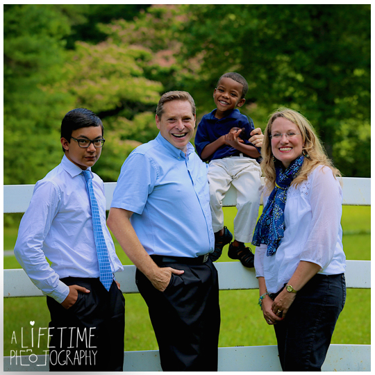 Sevierville-Pigeon-Forge-Gatlinburg-Knoxville-TN-Photographer-Walden-Creek-Lodge-Family-Photo Session-10