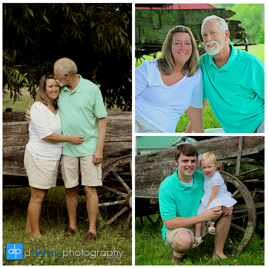 Sevierville-Pigeon-Forge-Gatlinburg-Knoxville-TN-Vacation-Family-Reunion-Photographer-Red-Barn-Photography-families-group-Kids-get-together-farm-pictures-2