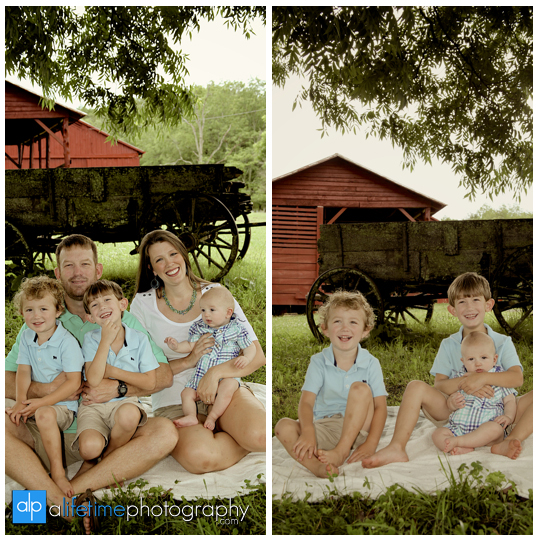 Sevierville-Pigeon-Forge-Gatlinburg-Knoxville-TN-Vacation-Family-Reunion-Photographer-Red-Barn-Photography-families-group-Kids-get-together-farm-pictures-8