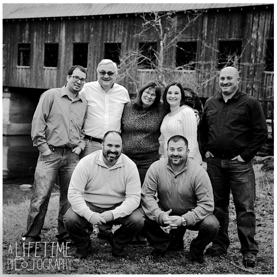 Smoky-Mountain-Family-Photographer-Gatlinburg-Photos-Pigeon-Forge-Pictures-Sevierville-photo-session-Knoxville-reunion-Emerts-Cove-Covered-Bridge-6