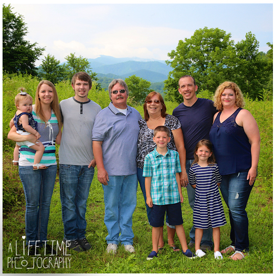 Smoky-Mountain-Family-Photographer-Gatlinburg-Pigeon-Forge-Knoxville-reunion-4