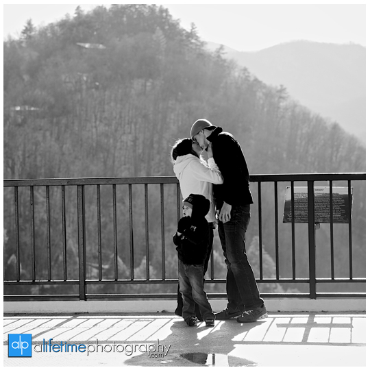 Space needle marriage proposal engagement in Gatlinburg TN photographer Pigeon Forge idea-4