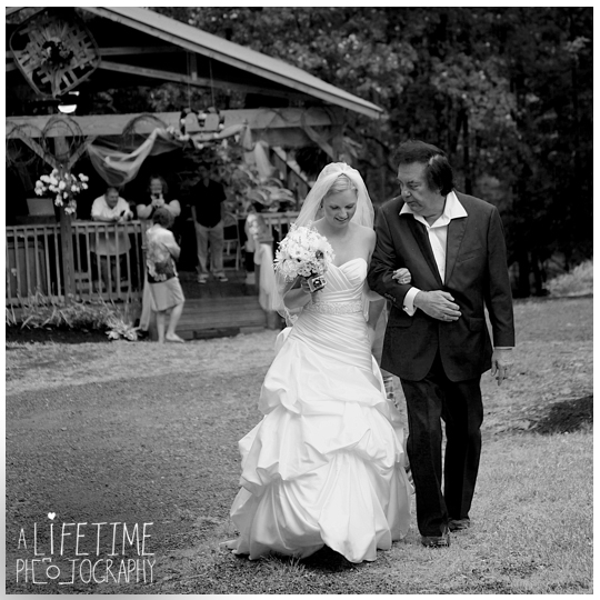 Starkey-town-cove-wedding-venue-photographer-Pigeon-Forge-Gatlinburg-TN-Sevierville-Knoxville-Smoky-Mountains-national-park-outdoor-ceremony-newlywed-bride-groom-17