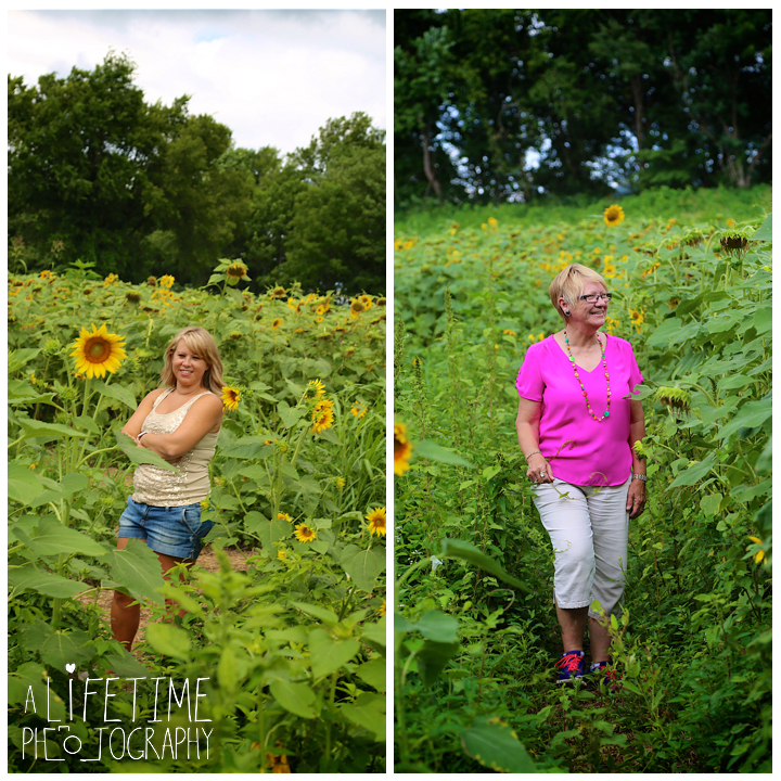 Sunflower-field-knoxville-TN-mother-daughter-family-photographer-2