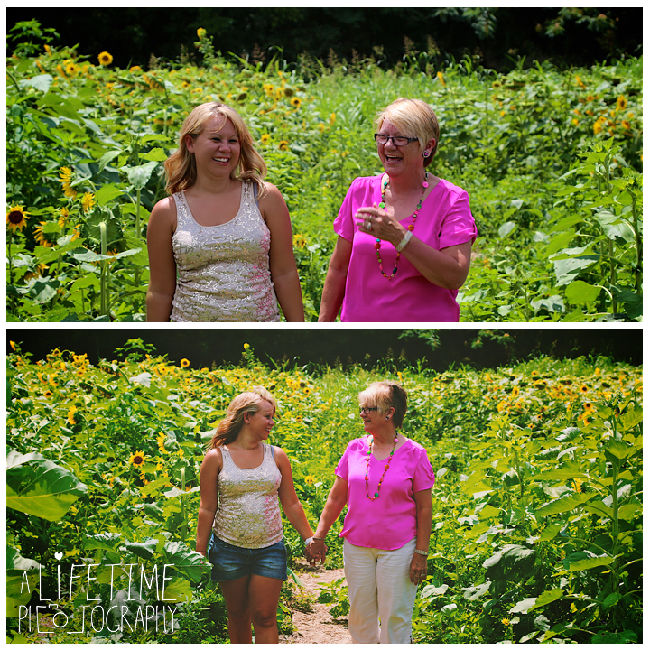 Sunflower-field-knoxville-TN-mother-daughter-family-photographer-6