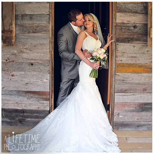 The-Barn-at-Chestnut-Springs-Wedding-Photographer-Sevierville-TN-Pigeon-Forge-Knoxville-Photos-8