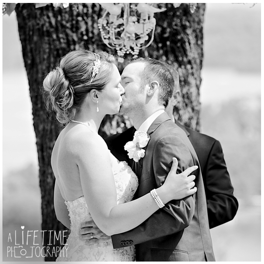 Wedding-Photographer-Douglas-Dam-Overlook-Dandridge-TN-Sevierville-Pigeon-Forge-Gatlinburg-Greeneville-Knoxville-Ceremony-Calhouns-Kodak-reception-12