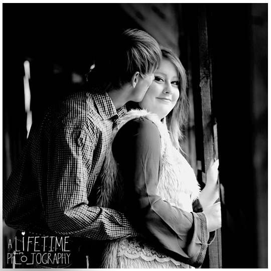 anniversary-couples-Photographer-photo-shoot-fall-Emerts-Cove-Covered-Bridge-Gatlinburg-Pigeon-Forge-Tennessee-Sevierville-Smoky-Mountain-3