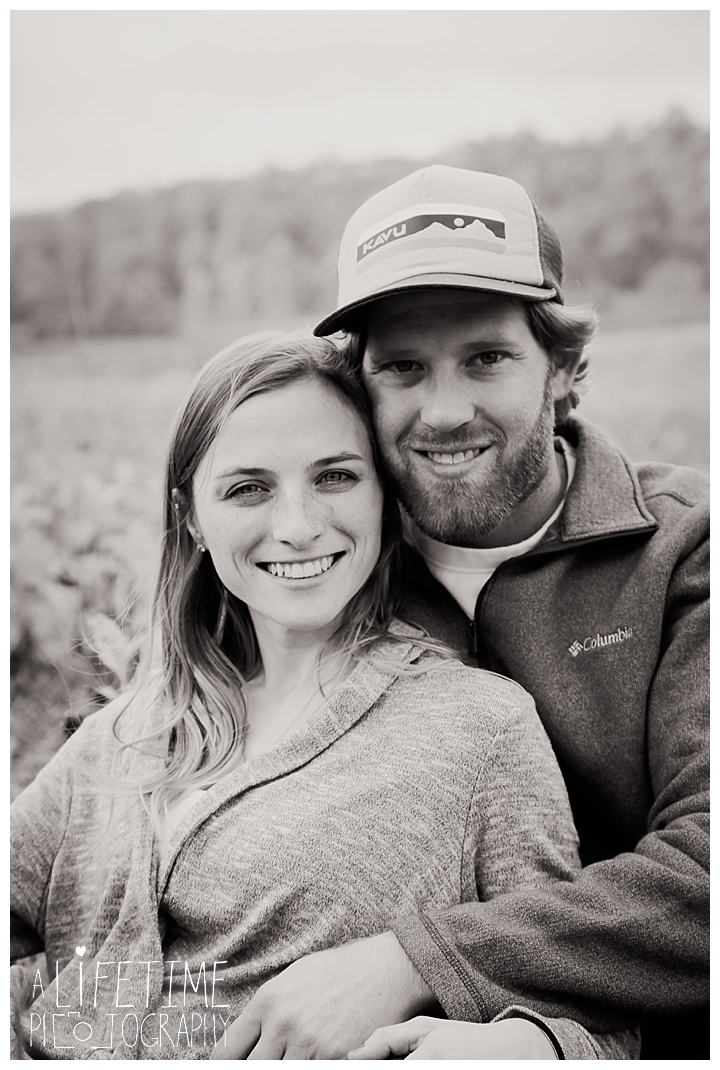 engagement-cades-cove-photographer-family-gatlinburg-pigeon-forge-knoxville-sevierville-dandridge-seymour-smoky-mountains-couple-townsend_0075