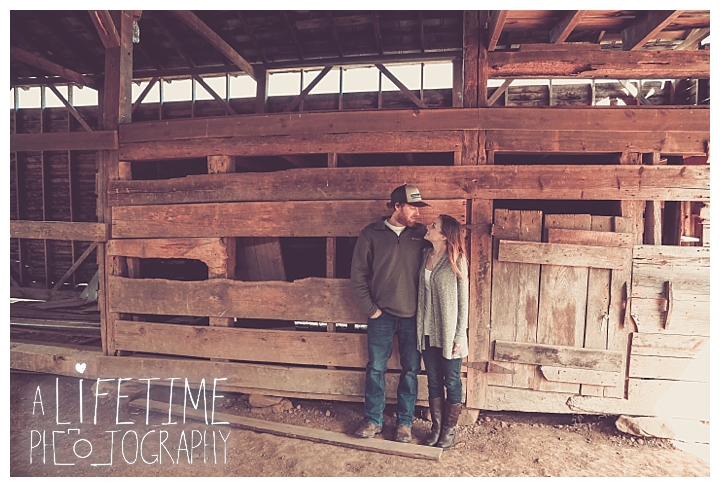 engagement-cades-cove-photographer-family-gatlinburg-pigeon-forge-knoxville-sevierville-dandridge-seymour-smoky-mountains-couple-townsend_0079