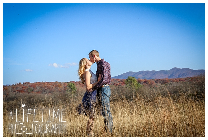 engagement-photographer-gatlinburg-pigeon-forge-knoxville-sevierville-dandridge-seymour-smoky-mountains-townsend-photos-session-professional-maryville_0079