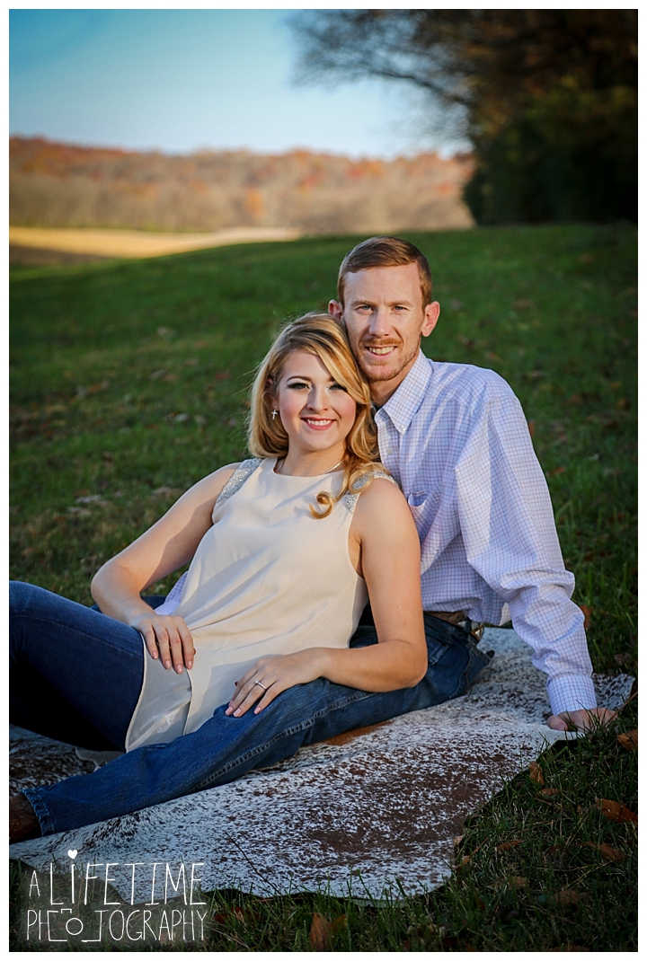 engagement-photographer-gatlinburg-pigeon-forge-knoxville-sevierville-dandridge-seymour-smoky-mountains-townsend-photos-session-professional-maryville_0083