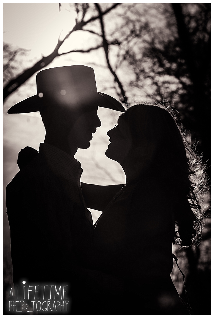 engagement-photographer-gatlinburg-pigeon-forge-knoxville-sevierville-dandridge-seymour-smoky-mountains-townsend-photos-session-professional-maryville_0086