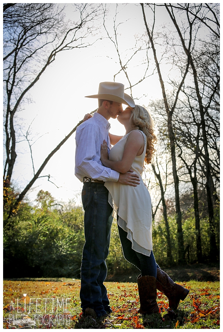engagement-photographer-gatlinburg-pigeon-forge-knoxville-sevierville-dandridge-seymour-smoky-mountains-townsend-photos-session-professional-maryville_0087