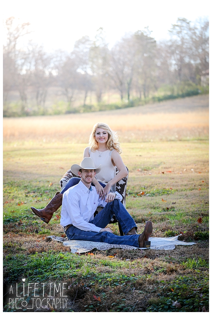 engagement-photographer-gatlinburg-pigeon-forge-knoxville-sevierville-dandridge-seymour-smoky-mountains-townsend-photos-session-professional-maryville_0090