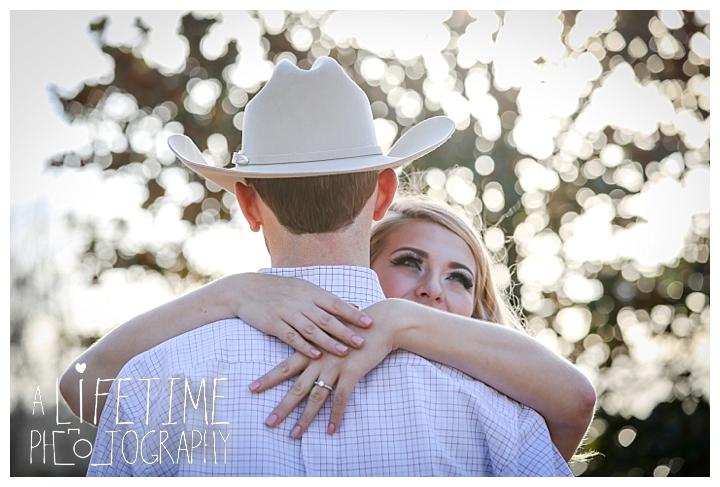 engagement-photographer-gatlinburg-pigeon-forge-knoxville-sevierville-dandridge-seymour-smoky-mountains-townsend-photos-session-professional-maryville_0093