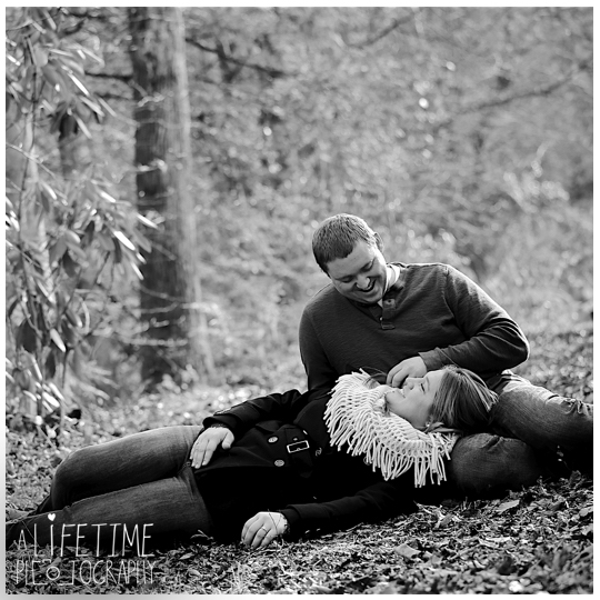 engagement-photographer-couple-Smoky-Mountains-Gatlinburg-Knoxville-Pigeon-Forge-TN-Pictures-4