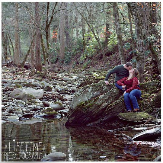engagement-photographer-couple-Smoky-Mountains-Gatlinburg-Knoxville-Pigeon-Forge-TN-Pictures-6