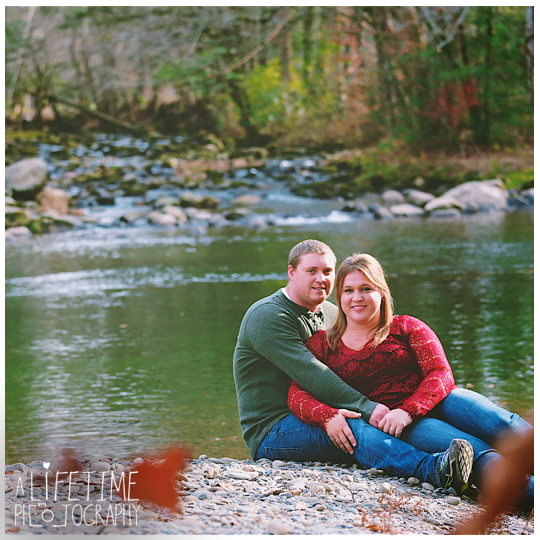 engagement-photographer-couple-Smoky-Mountains-Gatlinburg-Knoxville-Pigeon-Forge-TN-Pictures-7